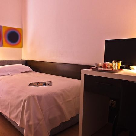 Hotel Garni Centro Chiasso Exterior photo